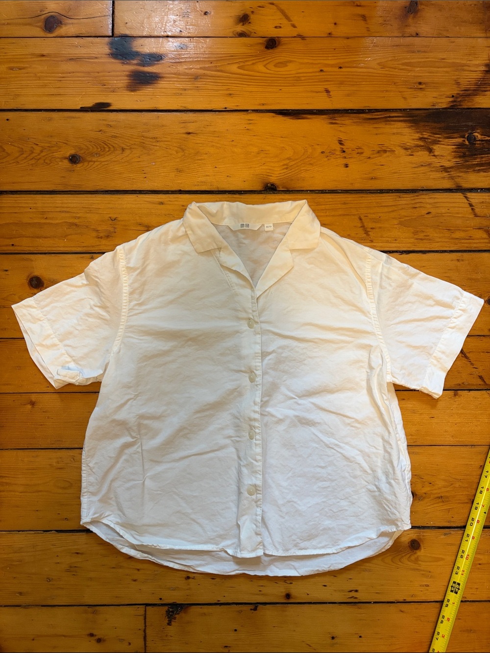 Uniqlo White Short-Sleeve Button-Down Camp Collar Shirt